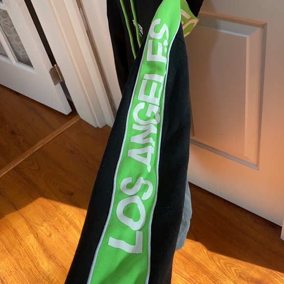 Young Reckless sweater - Picture 2 of 3